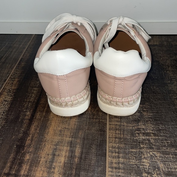 Spring sneakers - Picture 3 of 3